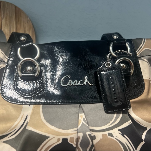 Coach - Picture 2 of 10